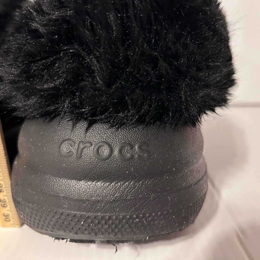 CROCS Black Fuzzy Lined Clogs - Picture 8 of 13